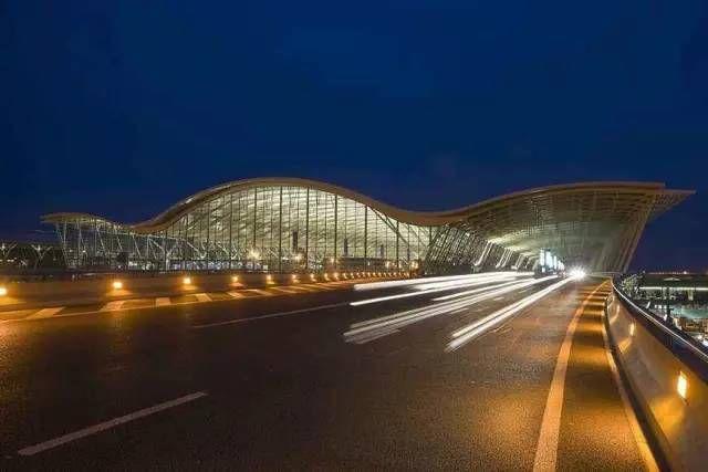 【案例分享】亞地斯雙系統打造質感時尚交融的浦東機場長時停車庫 【案例分享】亞地斯雙系統打造質感時尚交融的浦東機場長時停車庫