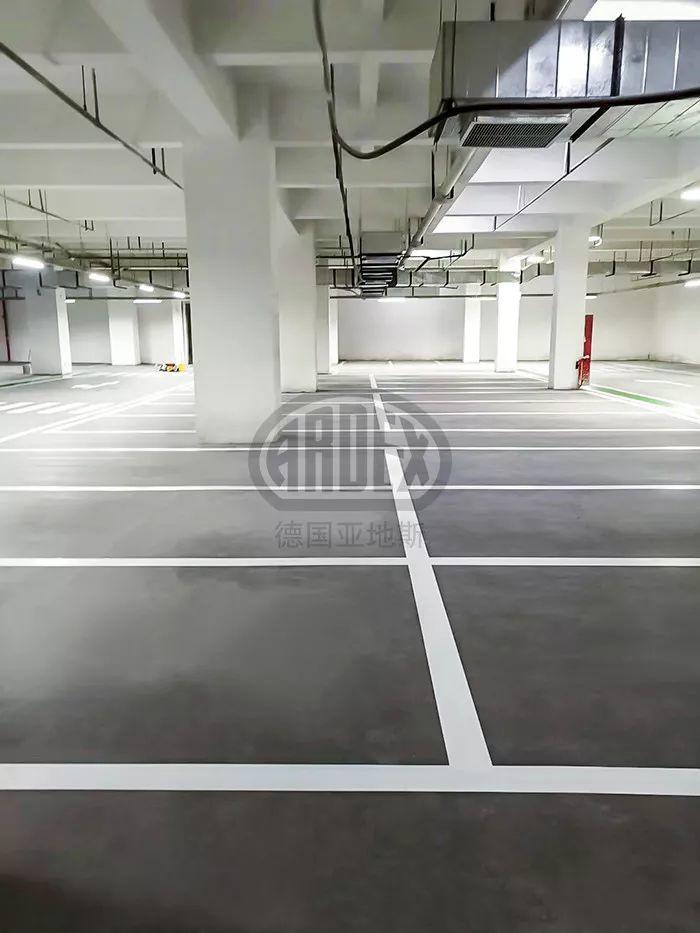 【案例分享】亞地斯水泥基面自流平又出爆款！鄭州龍湖金融島停車庫